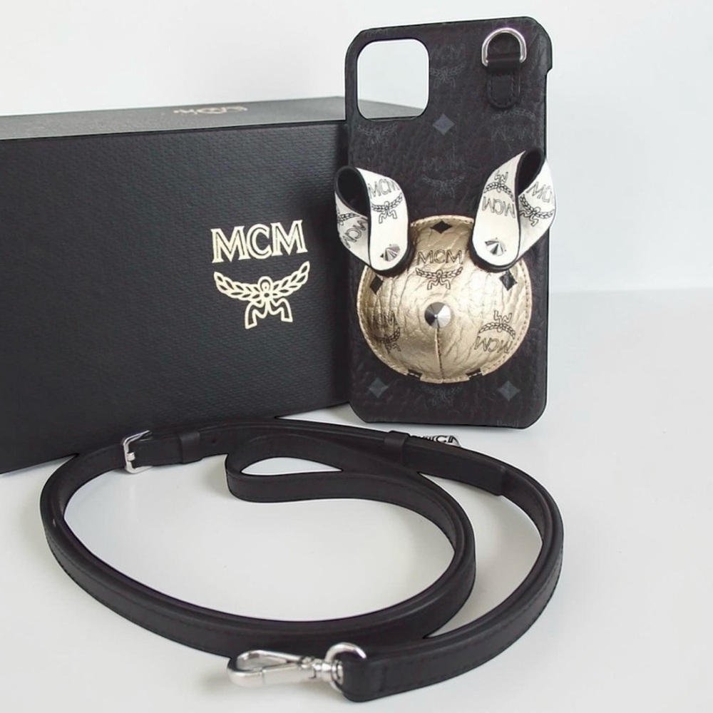 MCM Visettos iPhone 11 Phone Leather Case with Strap😍